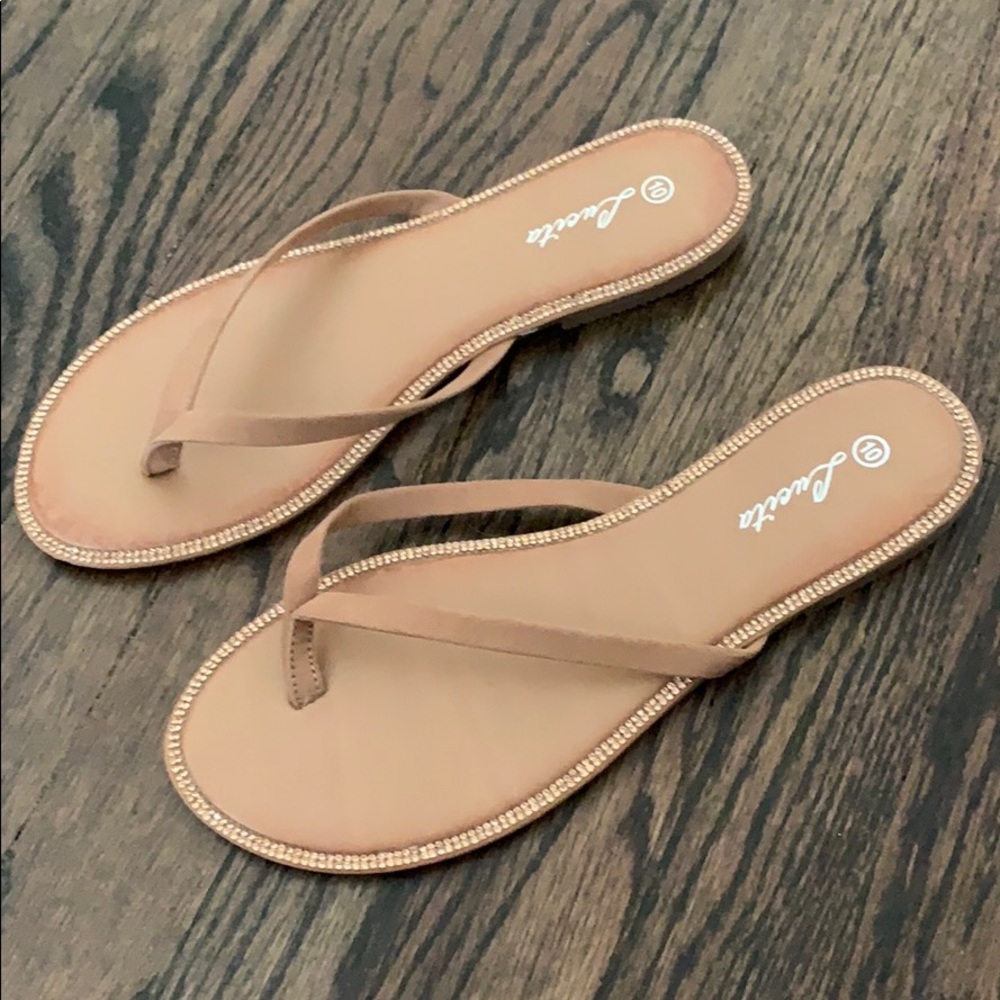 Brown Crystal Sandals 🤎
